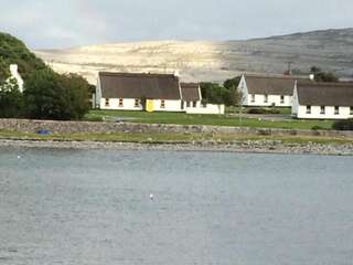 Дома для отпуска Ballyvaughan Cottages Балливон-0